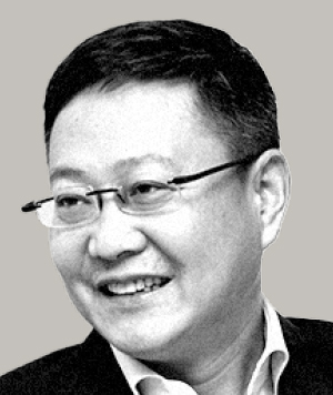田惠宇, 今年 2 月，招商银行前行长因受贿和内幕交易等罪名被中国法院判处死刑缓期执行。 