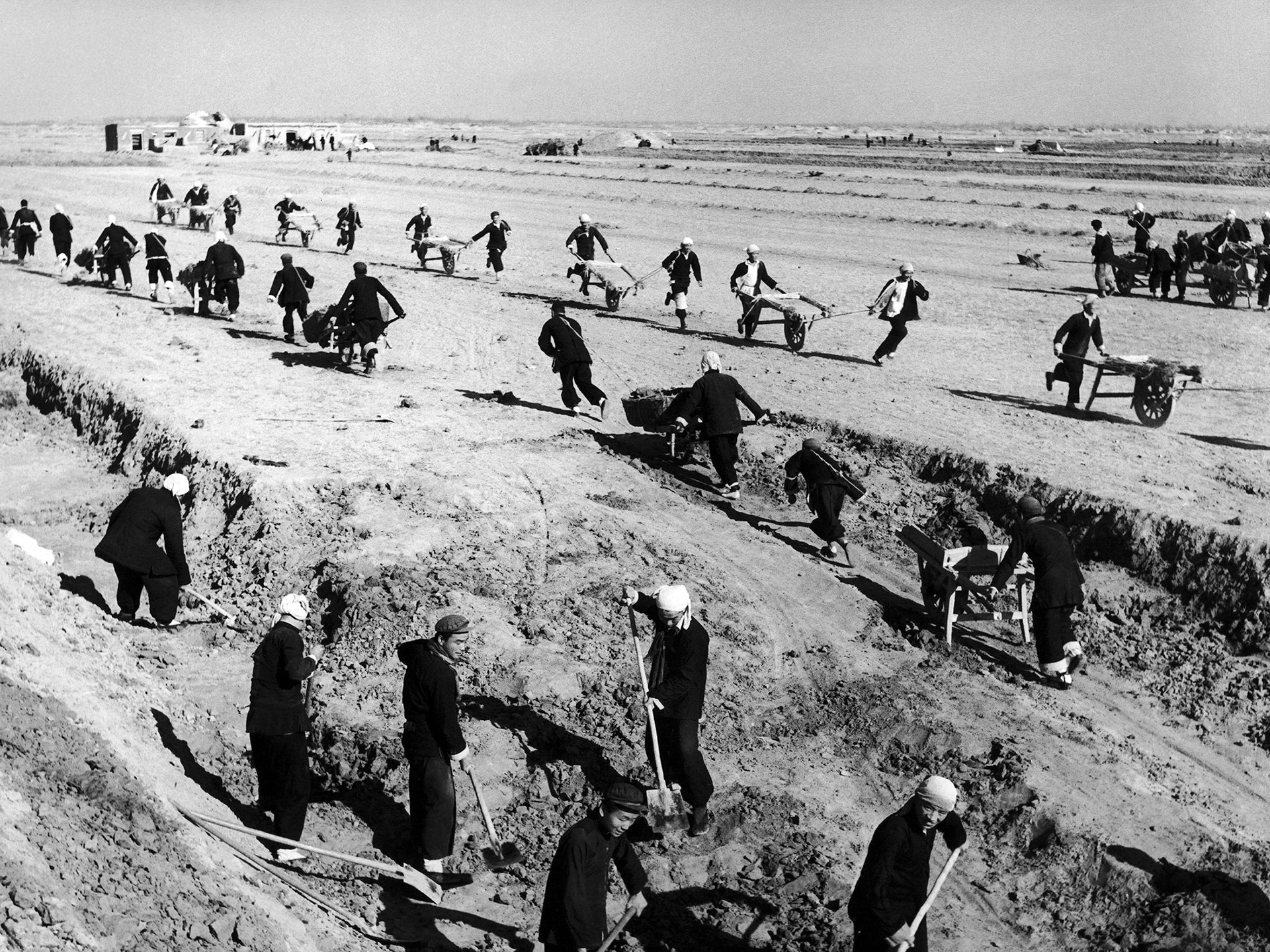 孙大午的家乡是 1958 年 “大跃进 ”的跳板。“大跃进 ”是一项最终导致灾难的国家计划，旨在将中国从农业经济转变为工业化经济。孙大午在演讲中回忆起在随后发生的大饥荒中没有东西吃的情景。图片来源：Alamy Stock Photo